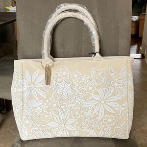 💐NWT Oscar de la Renta Cream Floral Tote💐